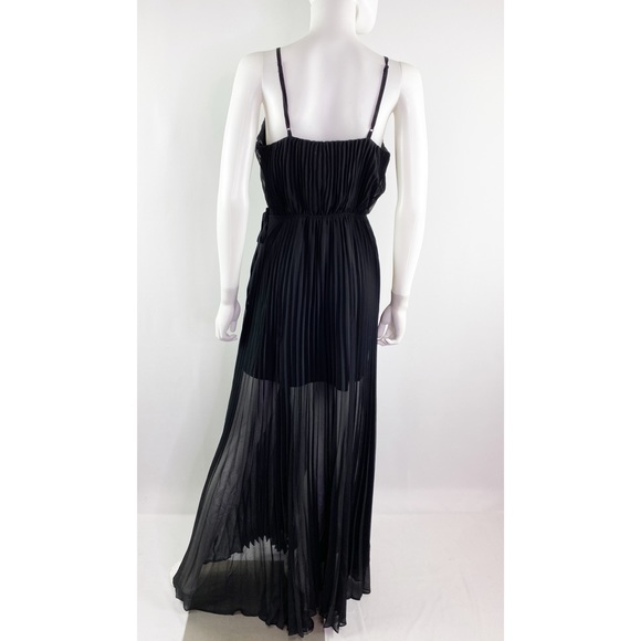 Ali & Jay Black Roses Are Red Pleated Maxi Dress - Picture 5 of 7